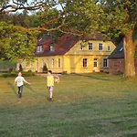 Gut Rattelvitz - Galerie West Gingst