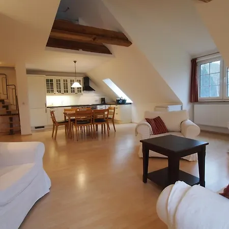 Gut Rattelvitz - Galerie West * Gingst