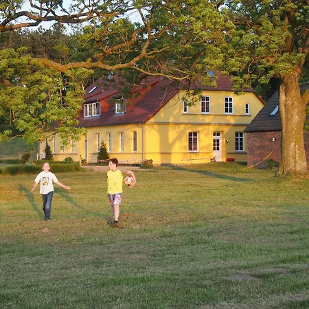 Gut Rattelvitz - Galerie West Gingst